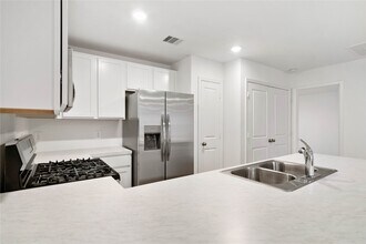 104 Pine Bend Ct in Magnolia, TX - Building Photo - Building Photo