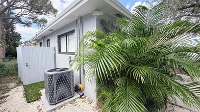 433 NW 15th Way in Fort Lauderdale, FL - Building Photo - Building Photo