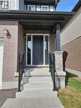 293 Chokecherry Cres in Waterloo, ON - Building Photo - Building Photo