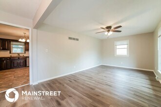 2420 NW 4th St in Blue Springs, MO - Building Photo - Building Photo