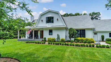 99 Beach Rd in Westhampton Beach, NY - Building Photo - Building Photo