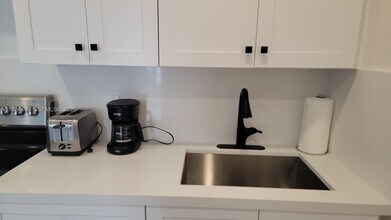 2820 SW 13th St in Miami, FL - Building Photo - Building Photo