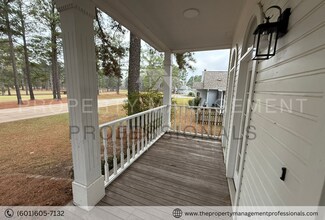 600 Bay Pointe Ln in Brandon, MS - Foto de edificio - Building Photo