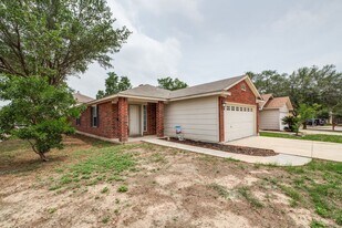 6802 Cougar Cove in San Antonio, TX - Building Photo