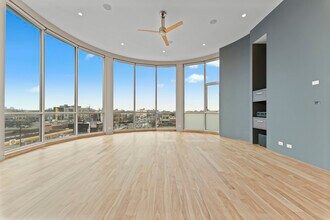 2408 W Rice St in Chicago, IL - Building Photo - Building Photo