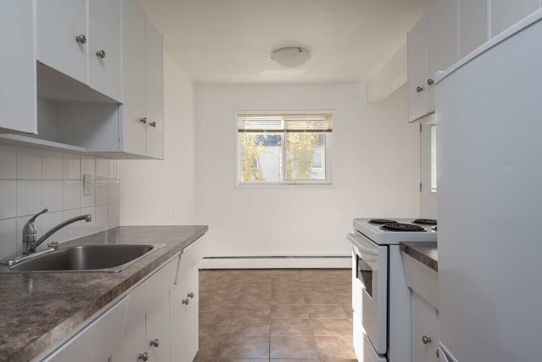 Katelyn in Edmonton, AB - Building Photo