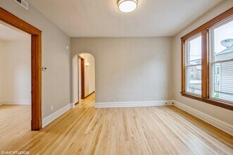 5138 W Montrose Ave in Chicago, IL - Building Photo - Building Photo