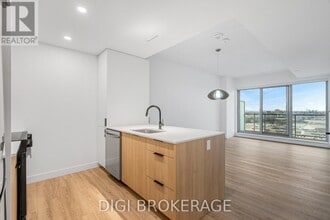 1240-1240 Cummings Ave in Ottawa, ON - Building Photo - Building Photo