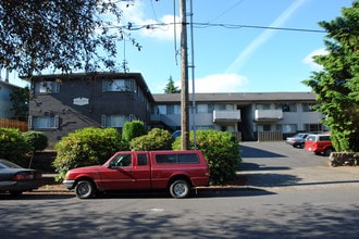 Carol Lloyd in Portland, OR - Building Photo - Building Photo