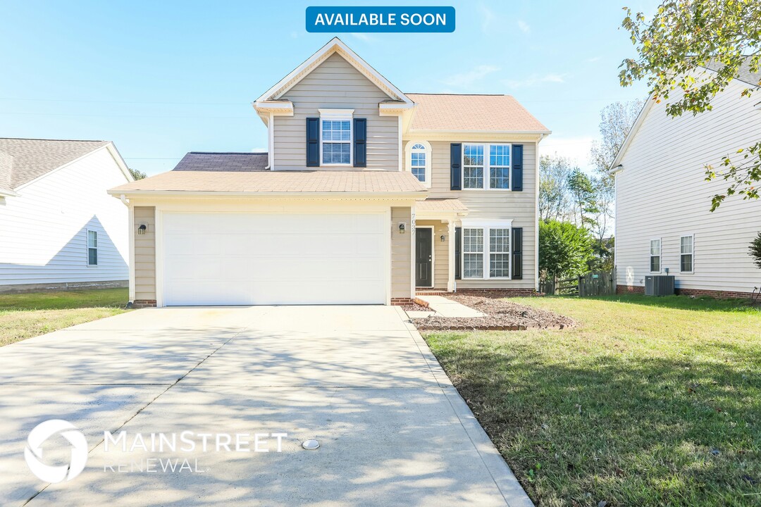 7037 Honey Tree Ln in Indian Trail, NC - Foto de edificio