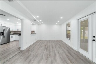 181 SE Fallon Dr in Port St. Lucie, FL - Building Photo - Building Photo