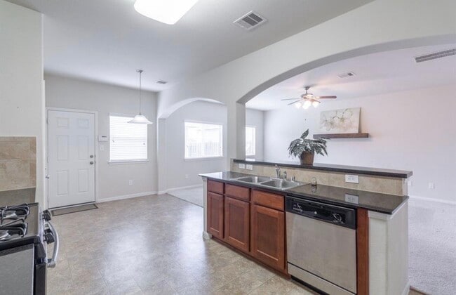 7338 Autumn Sun Dr in Houston, TX - Building Photo - Building Photo