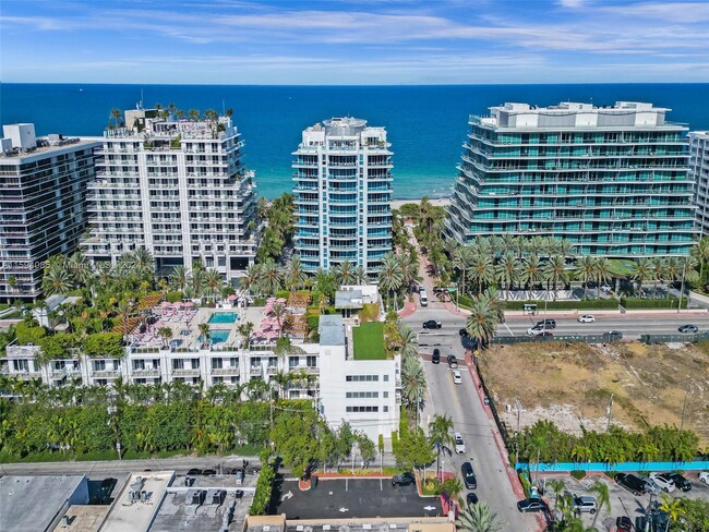 9401 Collins Ave, Unit #203 in Surfside, FL - Foto de edificio - Building Photo