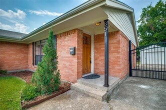851 Peavy Rd in Dallas, TX - Building Photo - Building Photo