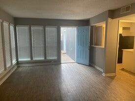 Cal West in Dallas, TX - Building Photo