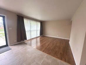 439 Highview Ave in Elmhurst, IL - Building Photo - Building Photo