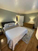 53 Nathan Rd, Unit 2 in Waltham, MA - Building Photo - Building Photo