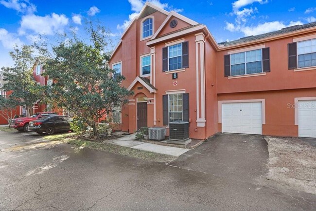 9142 Lake Chase Island Way in Tampa, FL - Building Photo - Building Photo