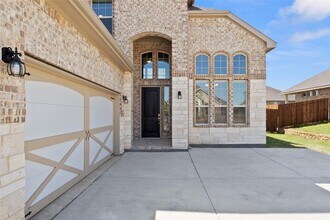 1105 Whispering Hl Dr in Mansfield, TX - Building Photo - Building Photo