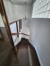 1251 S Sycamore Ave, Unit Love Nest in Los Angeles, CA - Building Photo - Building Photo