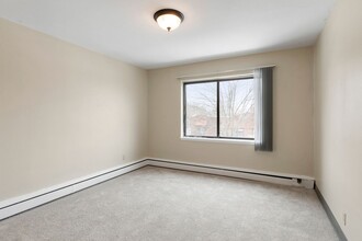 Cleveland Terrace Apartments in St. Paul, MN - Building Photo - Interior Photo