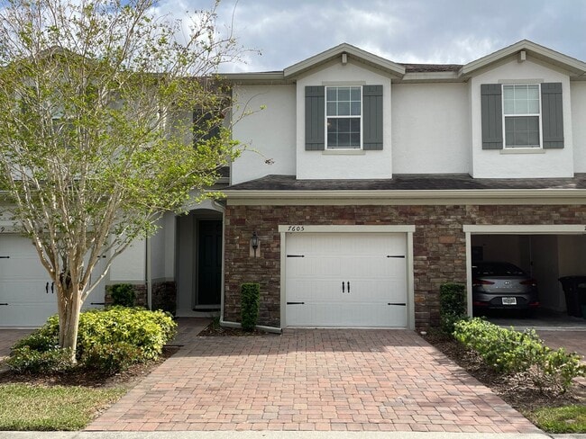 property at 7605 Aloma Pines Ct