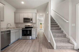 102 N West Ave in Fayetteville, AR - Building Photo - Building Photo