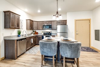 Kingston Crossings in Albertville, MN - Foto de edificio - Interior Photo