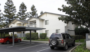 Dixon Manor Apartments in Dixon, CA - Building Photo - Building Photo