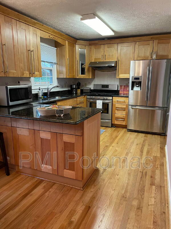 1917 Agate Dr in Silver Spring, MD - Building Photo - Building Photo