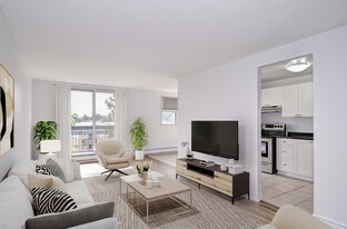 Kingswood Estates in Kitchener, ON - Building Photo