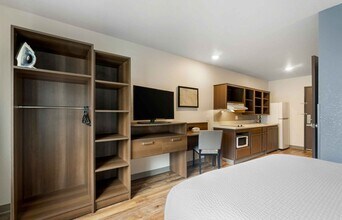Furnished Studio-Tampa - Northeast in Tampa, FL - Building Photo - Building Photo