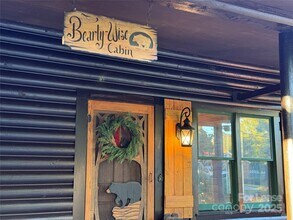 1011 Lakeshore Dr in Belmont, NC - Building Photo - Building Photo