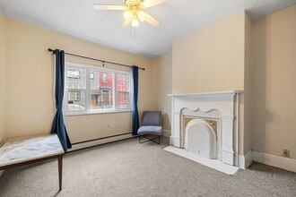 2207 Sarah St in Pittsburgh, PA - Foto de edificio - Building Photo