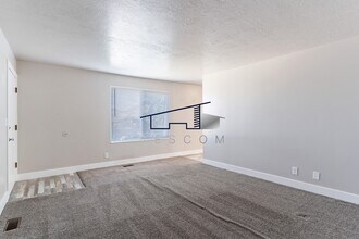 447 W 4900 S, Unit 3 in Washington Terrace, UT - Building Photo - Building Photo