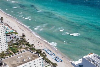 4111 S Ocean Dr in Hollywood, FL - Building Photo - Building Photo