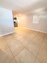 5604 Hayes St in Hollywood, FL - Building Photo - Building Photo
