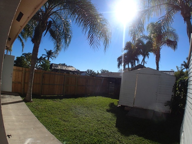 15130 SW 164th Ave, Unit 1 in Miami, FL - Building Photo - Building Photo