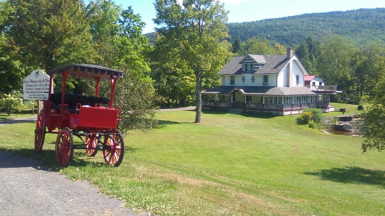 5375 23A Rt in Tannersville, NY - Building Photo