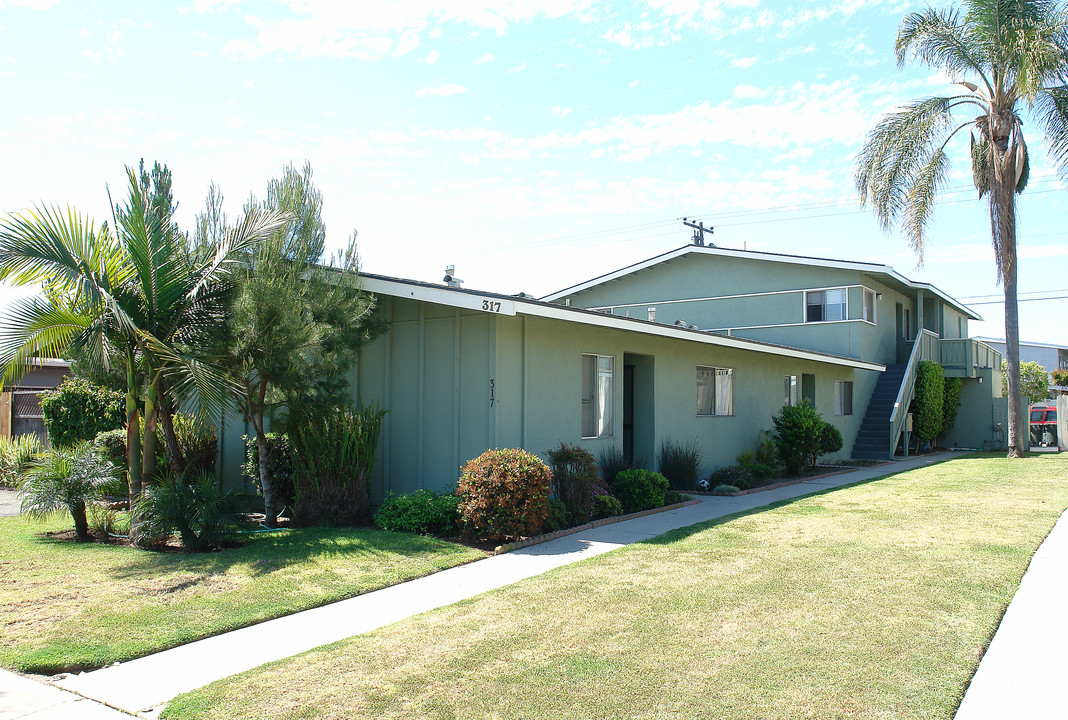 317 Cabrillo St in Costa Mesa, CA - Foto de edificio