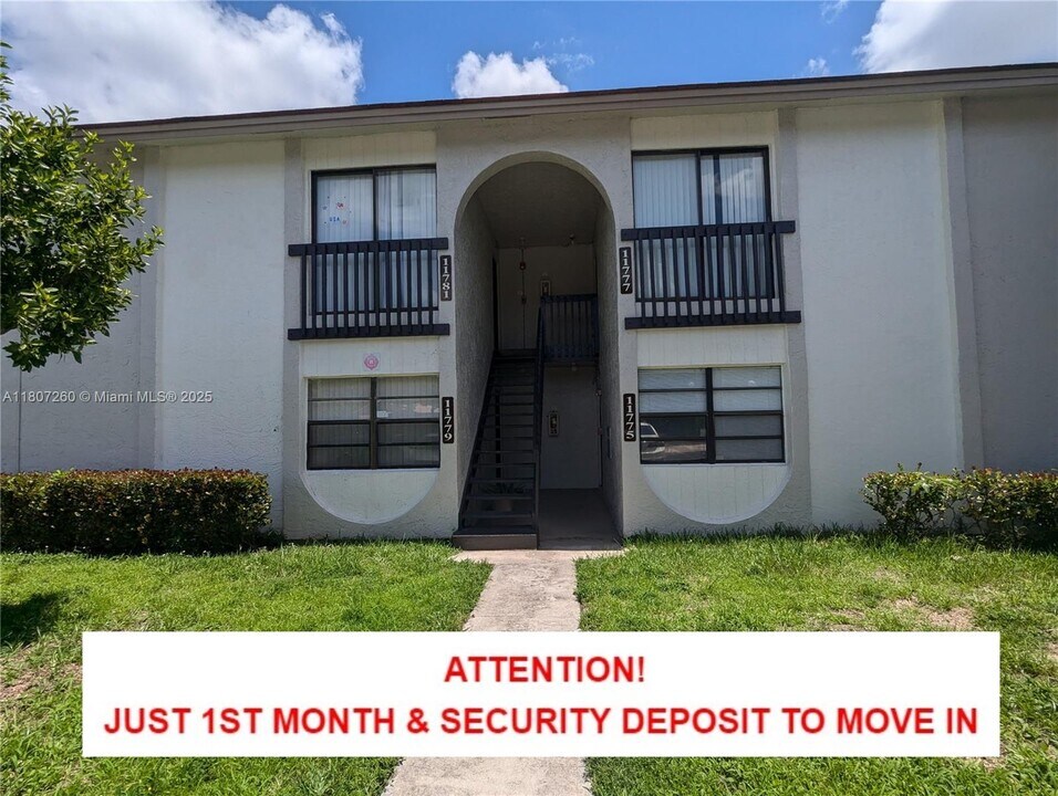 11777 NW 30th St in Coral Springs, FL - Foto de edificio