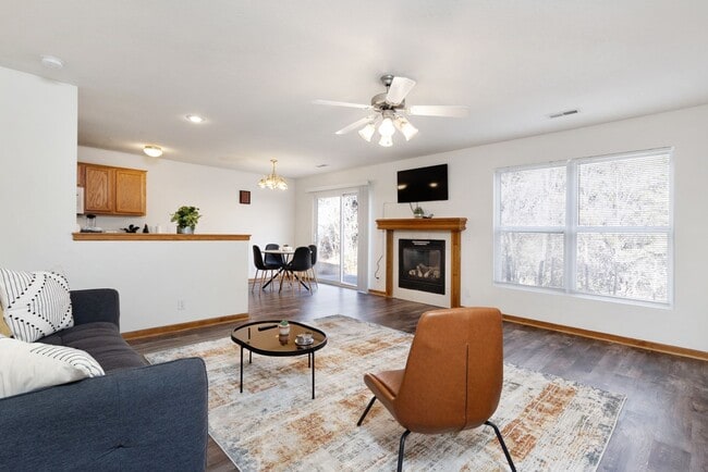 property at 2518 Deerfield Blvd
