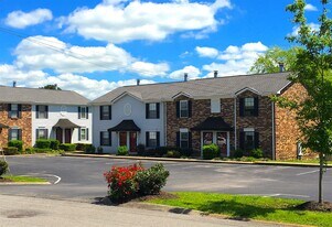196 Edgewood Drive in Hendersonville, TN - Building Photo