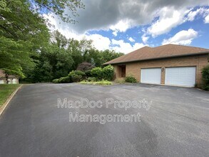 11225 N Club Dr in Fredericksburg, VA - Building Photo - Building Photo