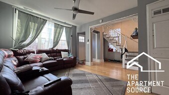 2642 W Hirsch St, Unit 2 in Chicago, IL - Building Photo