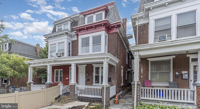 property at 1621 Berryhill St