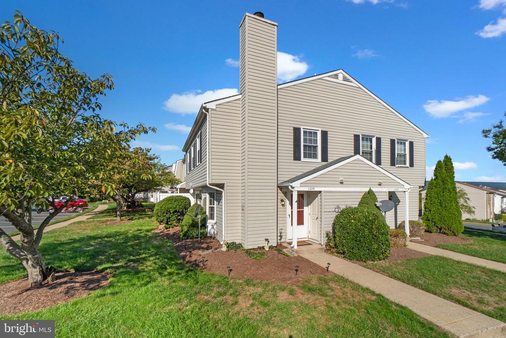 1225 Danielle Dr in Frederick, MD - Building Photo