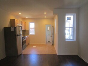 6954 Forrest Ave in Philadelphia, PA - Building Photo - Building Photo