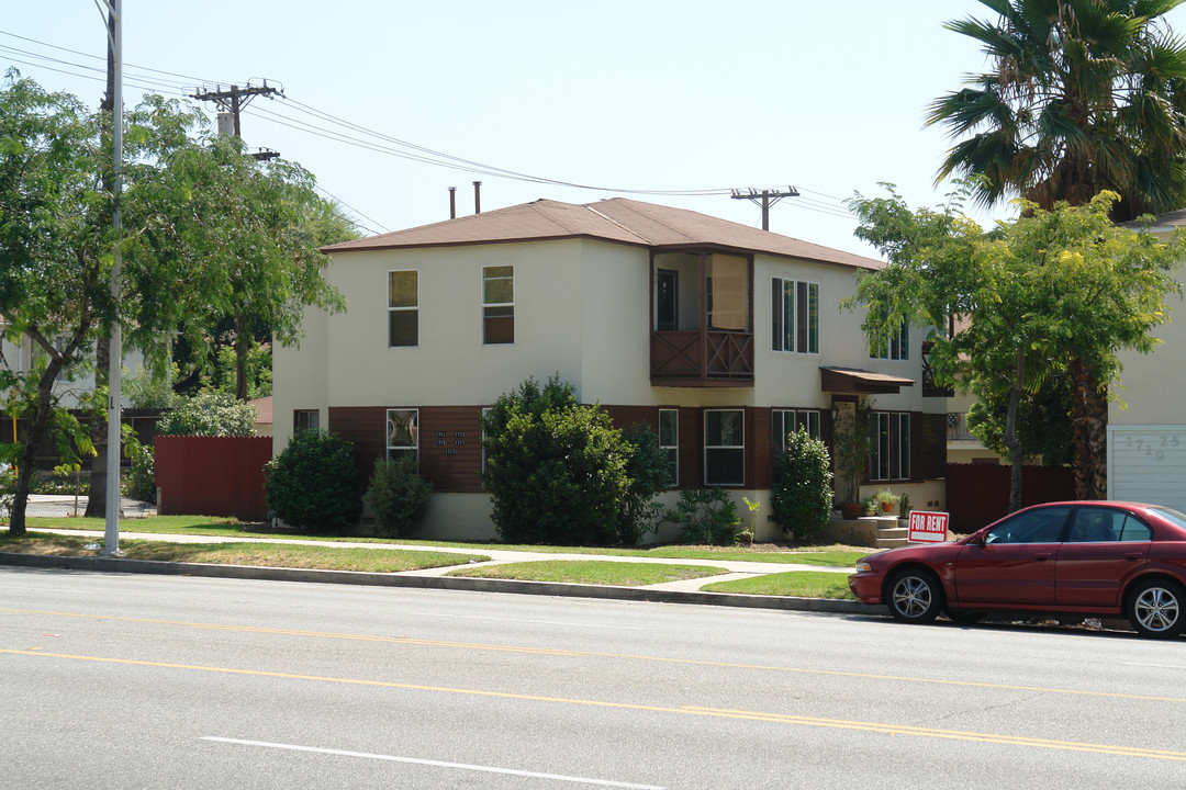 1711-1717 N Glenoaks Blvd in Burbank, CA - Building Photo