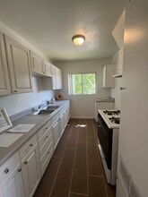 7013 Coldwater Canyon Ave, Unit 8 in Los Angeles, CA - Foto de edificio - Building Photo